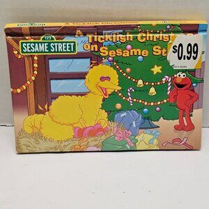 Ticklish Christmas on Sesame Street Childrens Boy Girl Pop Up Book 1.5+ 2010
